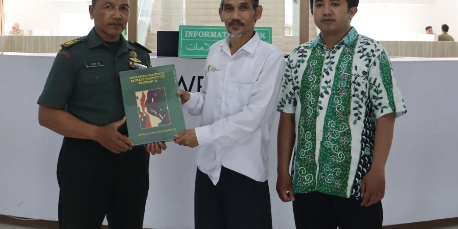 Penyerahan Buku Hibah ke Pusat Perpustakaan UIN Malang