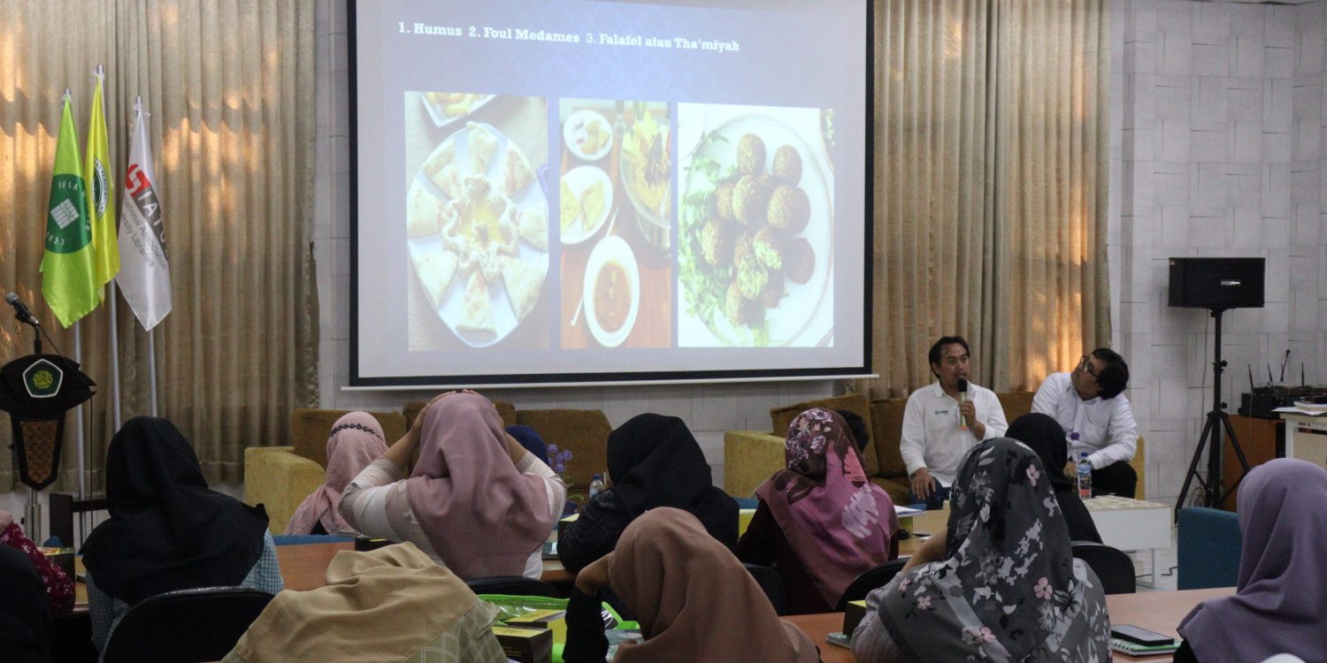 Folklor Arab di Indonesia: Kajian tentang Makanan, Musik, Pakaian dan Paribahasa Arab